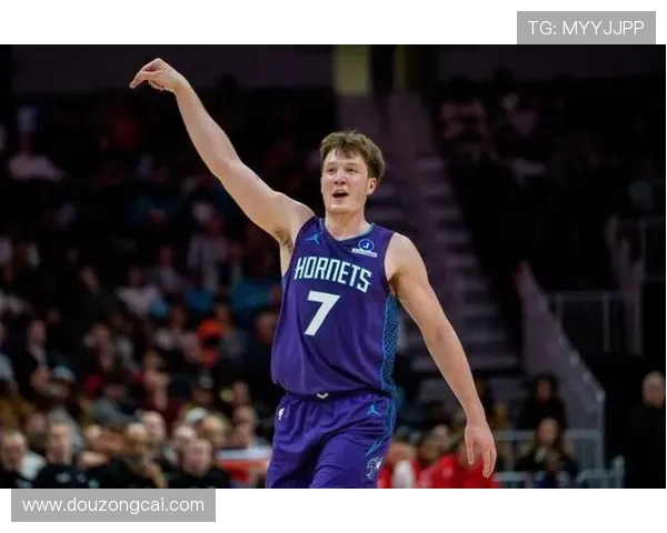 克尼佩尔三分球已达198记距新秀纪录仅需8球挑战在即